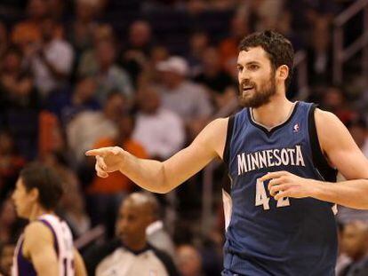 El alero de los Wolves, Kevin Love, durante el partido contra los Suns.