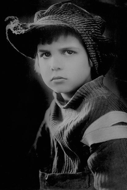 Jackie Coogan, el actor de <i>El chico, </i>en un fotograma de <i>Trouble</i> (1922).
