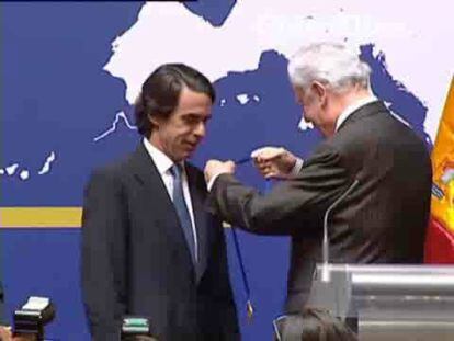 Aznar recibe la Medalla de Oro al Mérito Europeo
