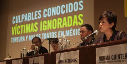 Portavoces de Amnistía Internacional presentan el informe sobre torturas.