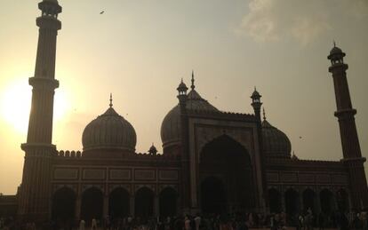 Exterior de la Jama Masjid, en la vieja Delhi (India). 