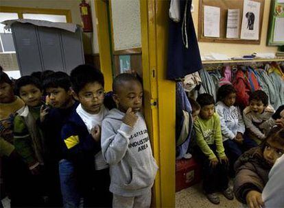 Alumnos de colegio público Màrius Torres, de L'Hospitalet, el pasado abril.
