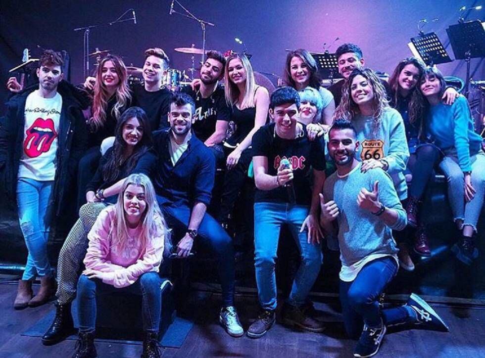 Los 16 concursantes de 'Operación Triunfo 2017', en el ensayo de su primer concierto, en febrero.