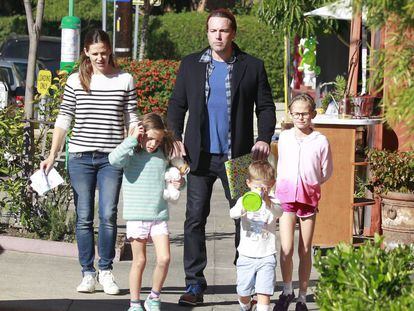 Ben Affleck y Jennifer Garner, con sus hijos.