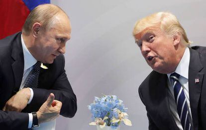 Donald Trump y Vlad&iacute;mir Putin en su reuni&oacute;n en Hamburgo.