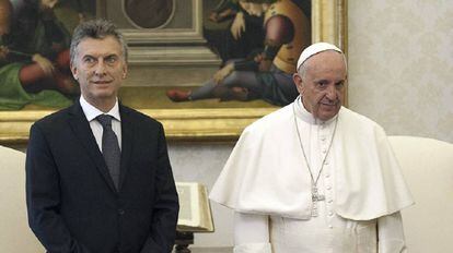 El presidente Macri junto al Papa Francisco, durante su visita al Vaticano el 22 de febrero pasado