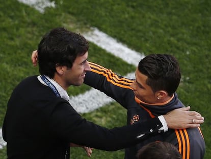 Ra&uacute;l y Cristiano se saludan en el c&eacute;sped de Da Luz