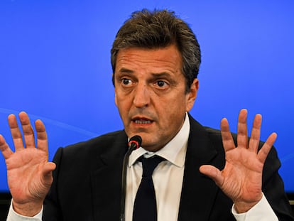 El ministro de Economía de Argentina, Sergio Massa, en rueda de prensa en Buenos Aires el 30 de septiembre.