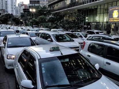 Una manifestación de taxistas contra Uber.