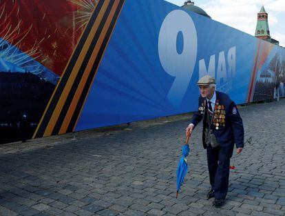 Un veterano de la segunda guerra mundial, después del desfile del día de la victoria en Moscú, en el 71 aniversario de la victoria sobre la Alemania Nazi.