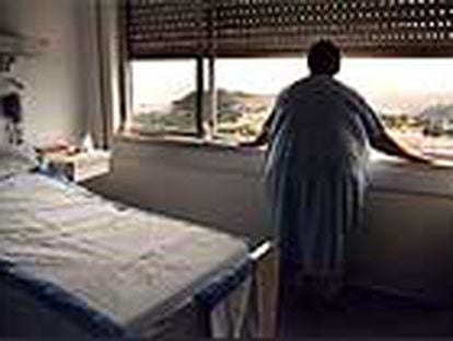 Paciente ingresada en el hospital Can Ruti, de Badalona, para ser tratada de su obesidad.