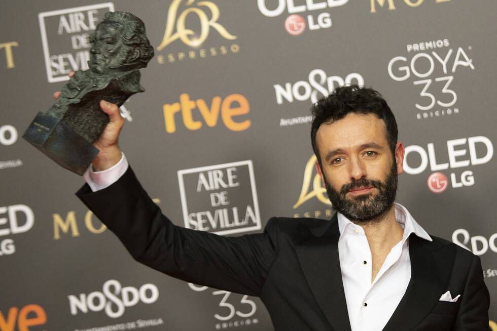 Rodrigo Sorogoyen, con el Goya a la mejor dirección por la película 'El reino'.