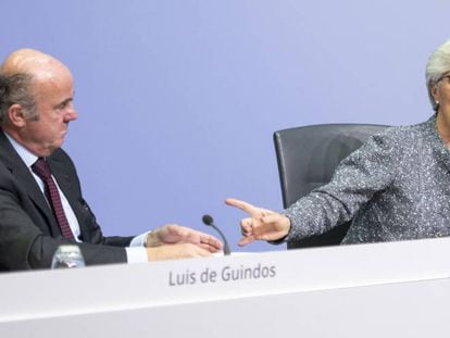 La presidenta del BCE, Christine Lagarde, y el vicepresidente de la entidad, Luis de Guindos, tras una reunión el año pasado.