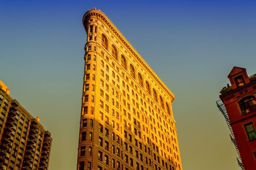 Considerado el primer rascacielos de Nueva York, el Flatiron –20 pisos y planta triangular– fue el edificio más alto del mundo hasta 1909. 