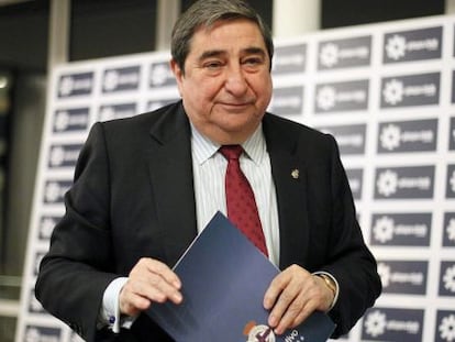 Augusto C&eacute;sar Lendoiro durante la rueda de prensa del jueves.