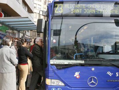 Uno de los autobuses de Alicante