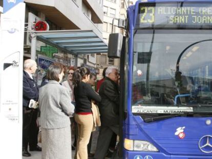 Uno de los autobuses de Alicante