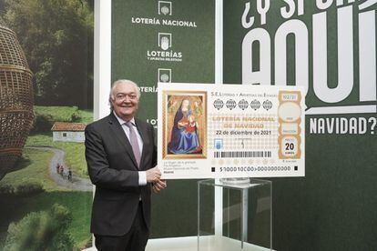 El presidente de Loterías y Apuestas del Estado, Jesús Huerta Almendro, anunció este jueves que ya hay Lotería de Navidad en 11.000 puntos de venta de la red comercial de Loterías. El Sorteo de Navidad repartirá un total de 2.408 millones de euros en premios.