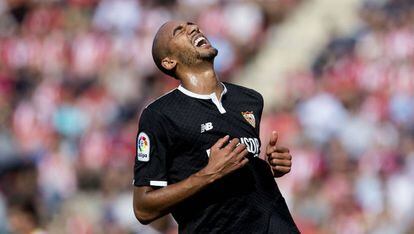 N'Zonzi lamenta un lance del juego.