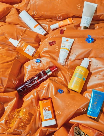 1. Body SPF 50 de Muti. 42 euros en nadiaperfumeria.com. Reduce su lista de ingredientes hasta los que considera imprescindibles: pantalla, vitamina E y alantoína. 2. C+C Oil-Free Macroantioxidant Sun Protection SPF 30, de Natura Bissé. 49 euros. Contiene unos potentes antioxidantes que se extraen directamente de la piel de la fruta. 3. Silky Bronze Cream for Body SPF 30, de Sensai. 102 euros. Resistente al agua y a la fricción. 4. Idéal Soleil SPF 30 Agua de Protección Solar, de Vichy. 17,50 euros. Enriquecida con ácido hialurónico de origen natural. 5. Gel-crema correctora Anthelios Anti-imperfecciones 50+, de La Roche-Posay. 20,75 euros. Trata de prevenir las marcas del acné causadas por la exposición al sol y el temido efecto rebote. 6. Huile Sirène, de Kérastase. 27,60 euros. Spray bifásico para hidratar y texturizar el pelo. 7. Waterlover Melting Sun Milk, de Biotherm. 24,50 euros. 8. Stick Solaire Invisible 50, de Clarins. 26 euros. Barra de gel solidificado que se funde al contacto con la piel. 9. Expert Sun Protector Face Cream 30, de Shiseido. 44 euros. Incorpora una tecnología patentada que aumenta la eficacia de la protección al contacto con el agua, la transpiración o el calor.