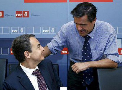 José Luis Rodríguez Zapatero y Juan Fernando López Aguilar, durante la reunión de la Ejecutiva socialista.