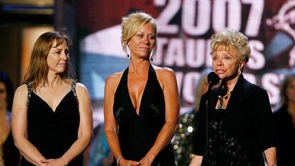 Las dobles de acción Debbie Evans, Eurlyne Epper y May Boss durante la gala Taurus World Stunt Awards (algo así como los Oscar de los dobles).