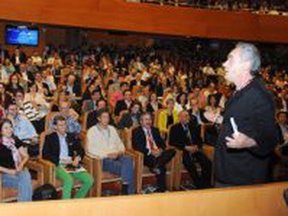 Ferran Adri&aacute;, durante una conferencia en la escuela de negocios IESE