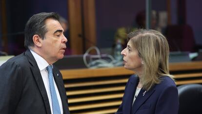 El vicepresidente de la Comisión para la promoción del modo de vida europeo, Margaritis Schinas, y la comisaria de Salud, Stella Kyriakides
