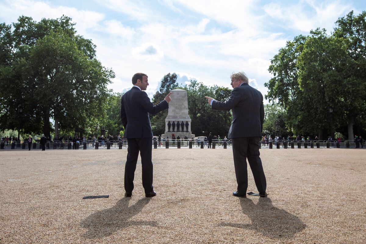 Johnson assure à Macron qu’il veut « rétablir la coopération » entre le Royaume-Uni et la France |  International