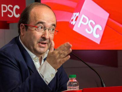 El l&iacute;der del PSC, Miquel Iceta, durante una rueda de prensa en la sede del partido en Barcelona. 