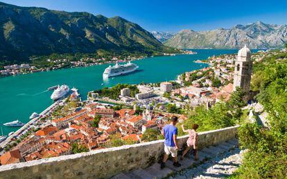 Cruceros en la bahía de Kotor, en Montenegro.