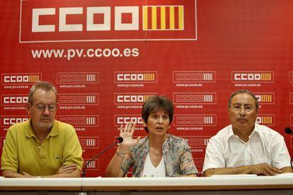 Los representante de CC OO Juan Cruz, Rosa Gonz&aacute;lez y Paco Molina.