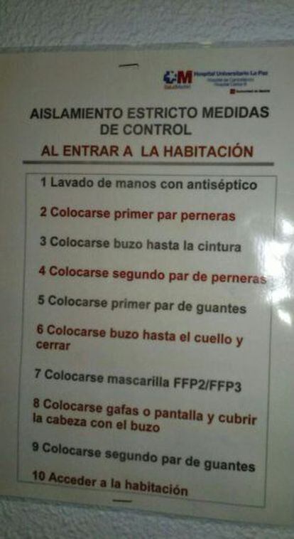 Instrucciones de protección contra el virus en la sexta planta del Instituto Carlos III en Madrid.