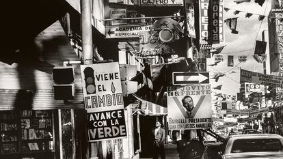 Avenida Urdaneta de Caracas (Venezuela) durante la campaña electoral de 1968 en una fotografía de Paolo Gaspirini.