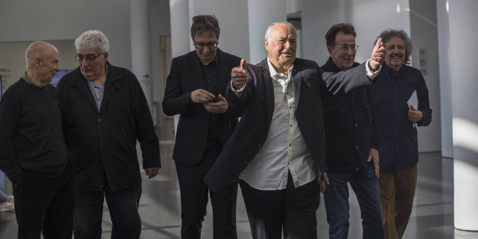 Rafael Tous anuncia la donación de arte conceptual mas importante en la historia del MACBA. De izquierda a derecha, Nogueras, Jordi Pablo, Ferran Berenblit, Rafael Tous, Francesc Abad y Jordi Cerdà.