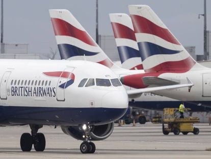 Aviones de British Airways en el aeropuerto de Heathrow, este lunes.