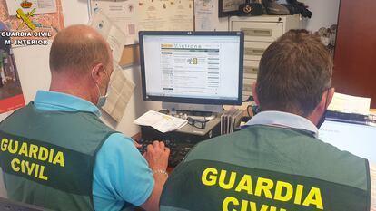 Agentes de la Guardia Civil de Pontevedra.