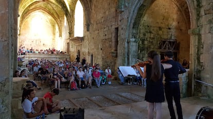Concierto organizado dentro del monasterio de Santa María de Rioseco en el año 2017.
