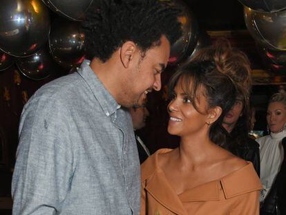 Halle Berry y Alex Da Kid, el pasado lunes en una fiesta en Londres.