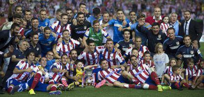 El Atlético celebra el título.