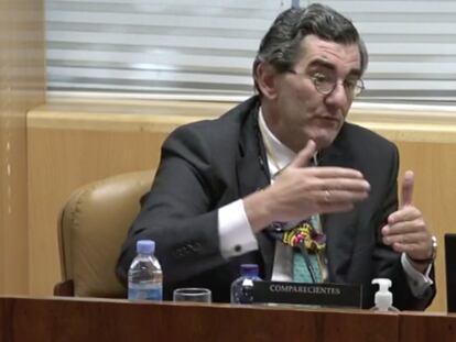 Juan Abarca, presidente de HM Hospitales, este viernes en la Asamblea de Madrid durante su intervención en la comisión de investigación de las muertes en residencias.