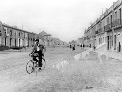 Fotografía tomada por Robert Frank en Valencia en los años 40.