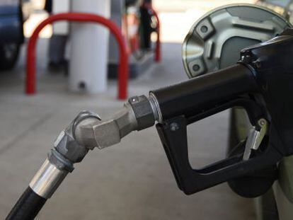 CNMC: España sufrió en enero la gasolina más cara de la UE