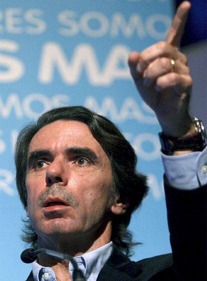 El ex presidente de Gobierno José María Aznar durante su discurso en la clausura del Congreso de Nuevas Genraciones de Madrid, en el que se ha referido a la Ley de la Memoria Histórica.