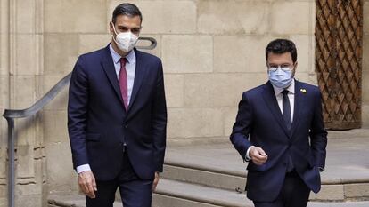 President Pedro Sánchez (left) together with the head of the Government, Pere Aragonès, at the last meeting of the dialogue table, last September.
