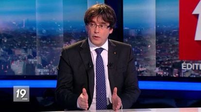  Puigdemont durante su intervenci&oacute;n para la televisi&oacute;n belga, este viernes. 