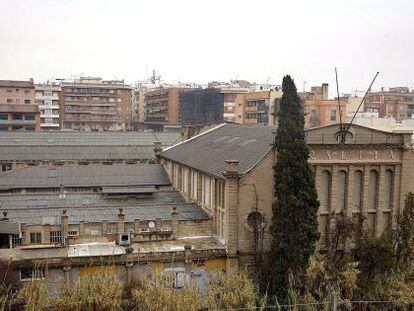 Vista parcial de las naves de la antigua empresa Uralita en Cerdanyola del Vallès, Barcelona.