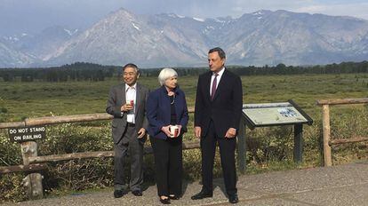 Yellen, Draghi y Haruhiko Kuroda, gobernador del banco de Jap&oacute;n, en Jackson Hole.