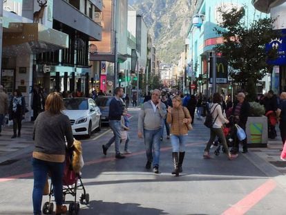 Calle comercial de Andorra la Vella.