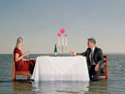 El aumento de divorcios, especialmente entre los 40 y los 49 años, ha hecho que cada vez haya más solteros de más de 50 buscando citas y relaciones.